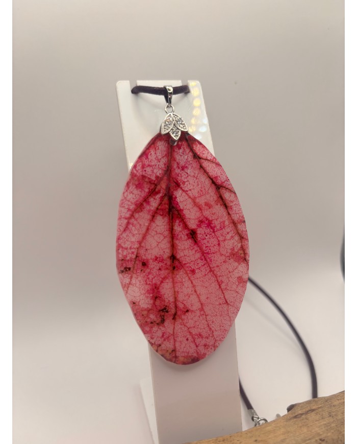 COLLAR DE HOJA NATURAL ESQUELETIZADA