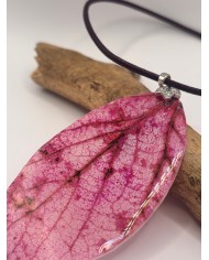 COLLAR DE HOJA NATURAL ESQUELETIZADA