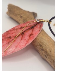 COLLAR ARTESANO DE HOJA NATURAL ESQUELETIZADA