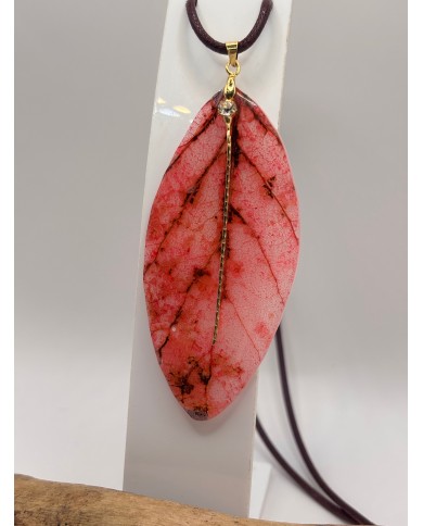 COLLAR ARTESANO DE HOJA NATURAL ESQUELETIZADA