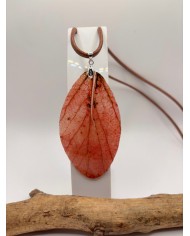 COLLAR ARTESANO DE HOJA NATURAL ESQUELETIZADA