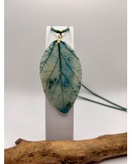 COLLAR ARTESANO DE HOJA NATURAL ESQUELETIZADA