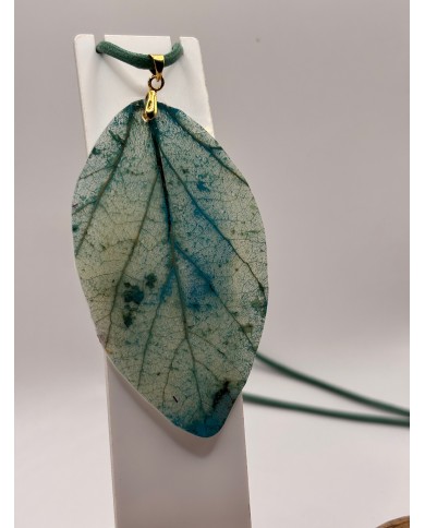 COLLAR ARTESANO DE HOJA NATURAL ESQUELETIZADA