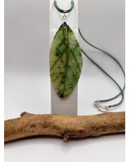 COLLAR ARTESANO DE HOJA NATURAL ESQUELETIZADA