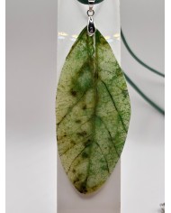 COLLAR ARTESANO DE HOJA NATURAL ESQUELETIZADA