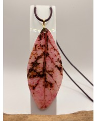 COLLAR ARTESANO DE HOJA NATURAL ESQUELETIZADA