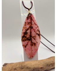 COLLAR ARTESANO DE HOJA NATURAL ESQUELETIZADA