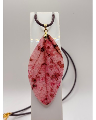 COLLAR ARTESANO DE HOJA NATURAL ESQUELETIZADA