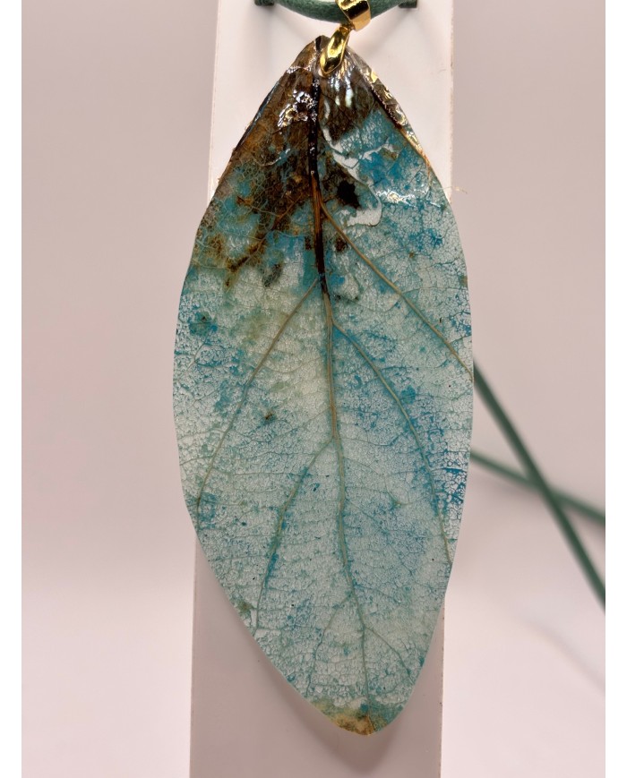 COLLAR ARTESANO DE HOJA NATURAL ESQUELETIZADA