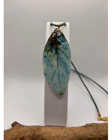 COLLAR ARTESANO DE HOJA NATURAL ESQUELETIZADA