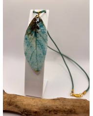 COLLAR ARTESANO DE HOJA NATURAL ESQUELETIZADA