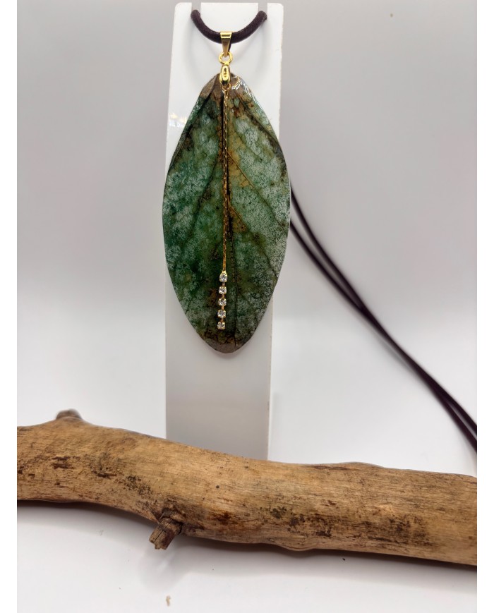 COLLAR ARTESAO DE HOJA NATURAL ESQUELETIZADA