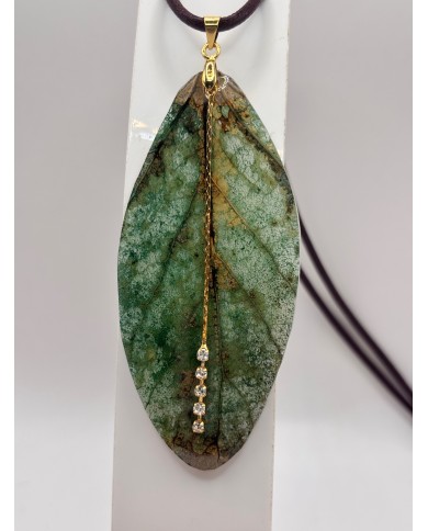 COLLAR ARTESAO DE HOJA NATURAL ESQUELETIZADA