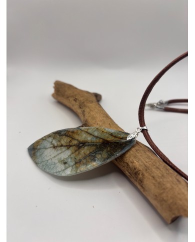 COLLAR ARTESANO DE HOJA NATURAL