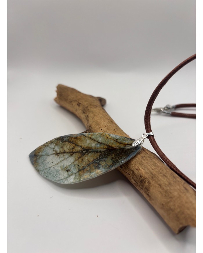COLLAR ARTESANO DE HOJA NATURAL
