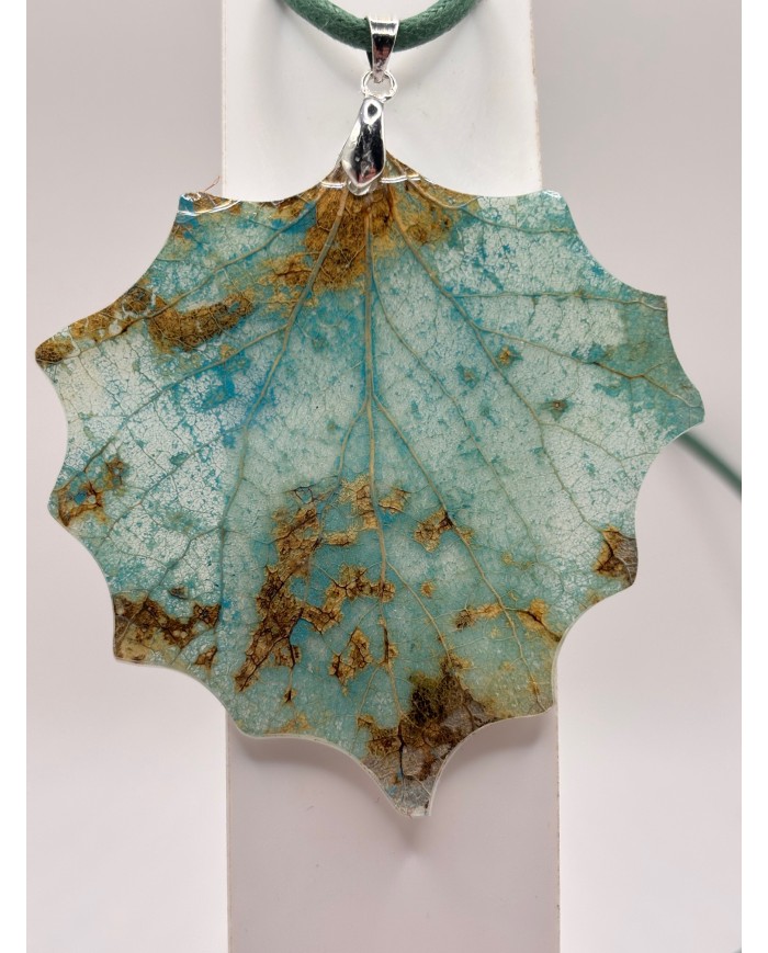 COLLAR ARTESANO DE HOJA  DE  ÁLAMO BLANCO