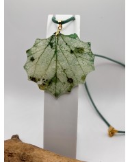 COLLAR ARTESANO DE HOJA NATURAL ESQUELETIZADA
