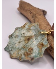 COLLAR ARTESANO DE HOJA NATURAL ESQUELETIZADA