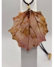 COLLAR ARTESANO DE HOJA NATURAL ESQUELETIZADA