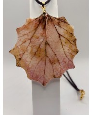 COLLAR ARTESANO DE HOJA NATURAL ESQUELETIZADA