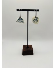 PENDIENTES DE PORCELANA DESGASTADA POR EL MAR