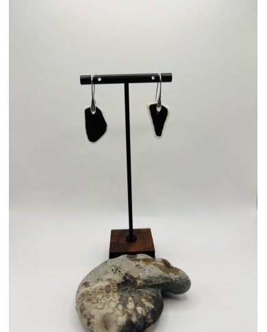 PENDIETES DE PORCELANA DESGASTADA POR EL MAR