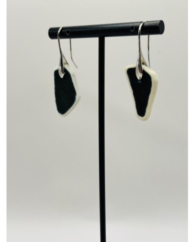 PENDIETES DE PORCELANA DESGASTADA POR EL MAR