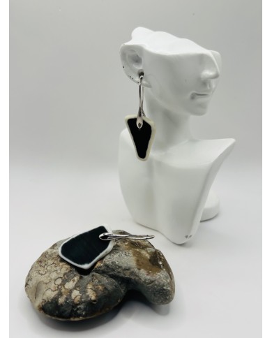 PENDIETES DE PORCELANA DESGASTADA POR EL MAR