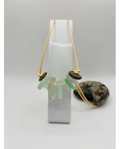 COLLAR ARTESANO DE CRISTAL MARINO  Y CUERO