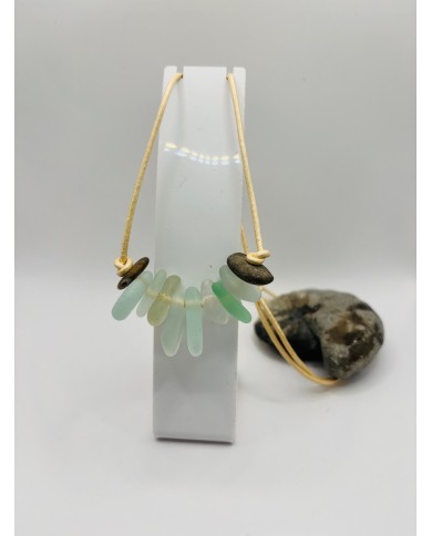 COLLAR ARTESANO DE CRISTAL MARINO  Y CUERO