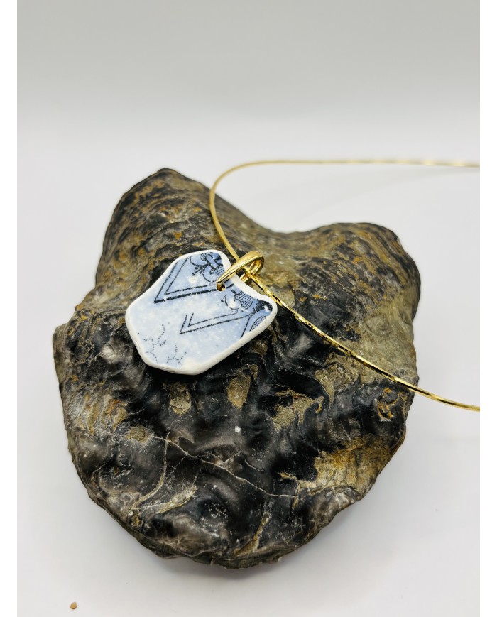 COLLAR ARTESANO DE PORCELANA ANTIGUA
