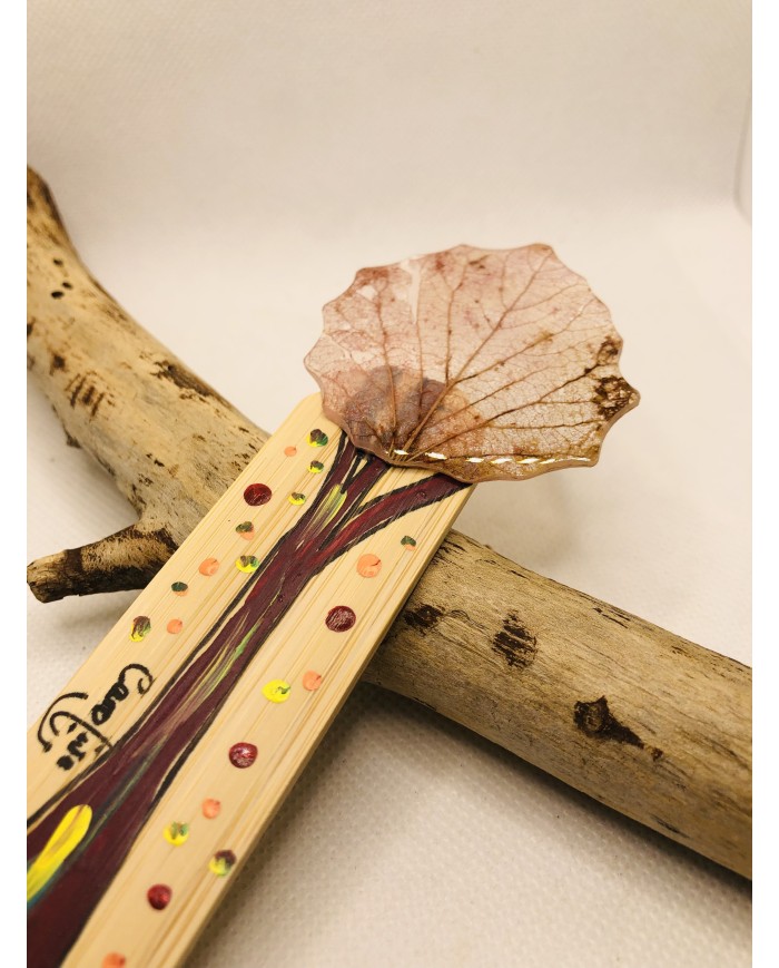 Marcapáginas artesano de hoja natural