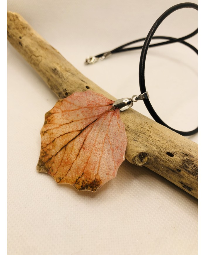 COLLAR ARTESANO de hoja natural de hoja