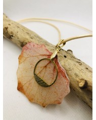 COLLAR artesano de hoja natural esqueletizada