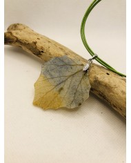 COLLAR artesano de hoja natural esqueletizada