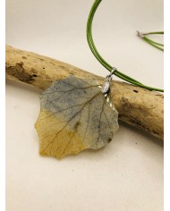 COLLAR de hoja natural esqueletizada